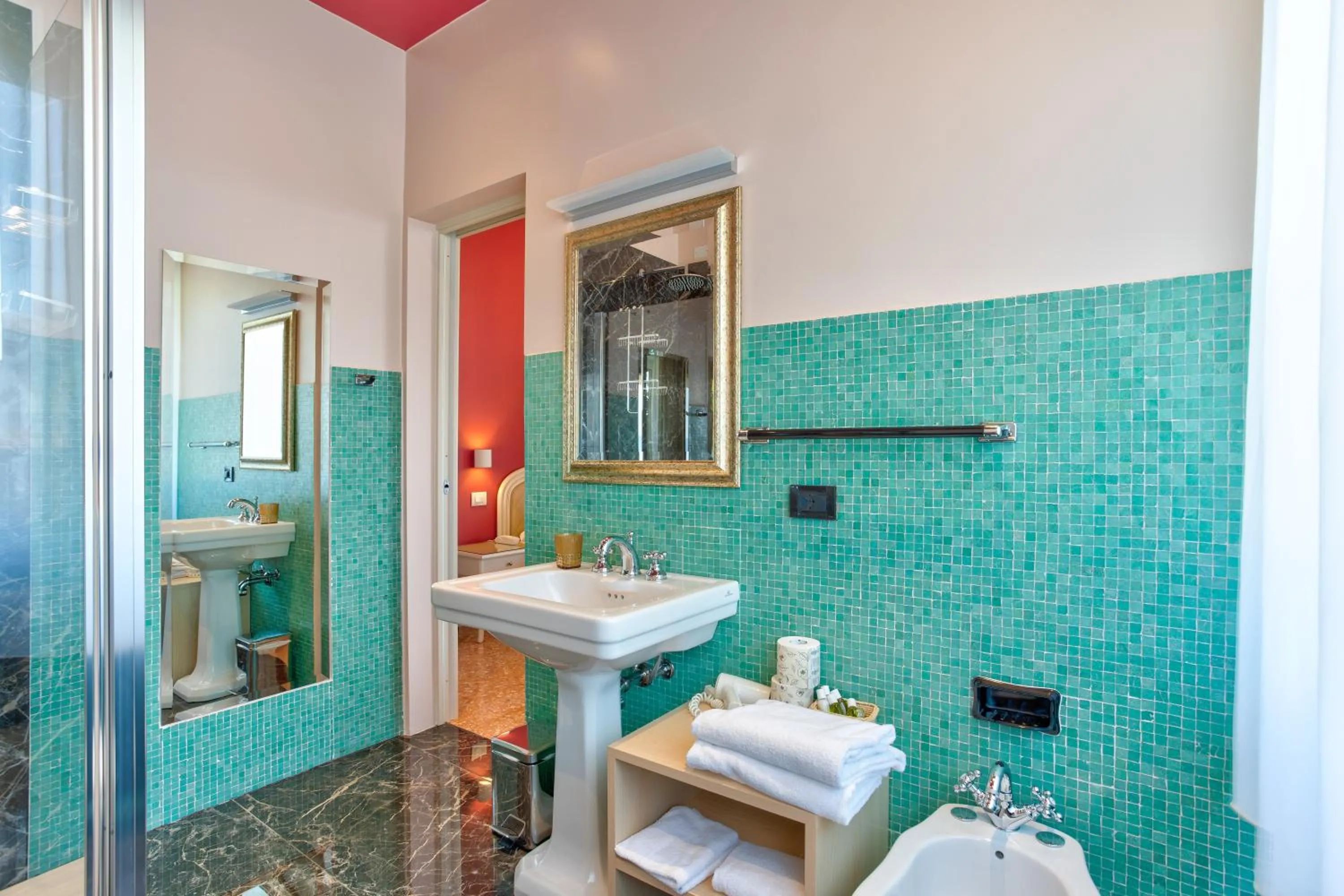 Bathroom in Hotel Villa Europa