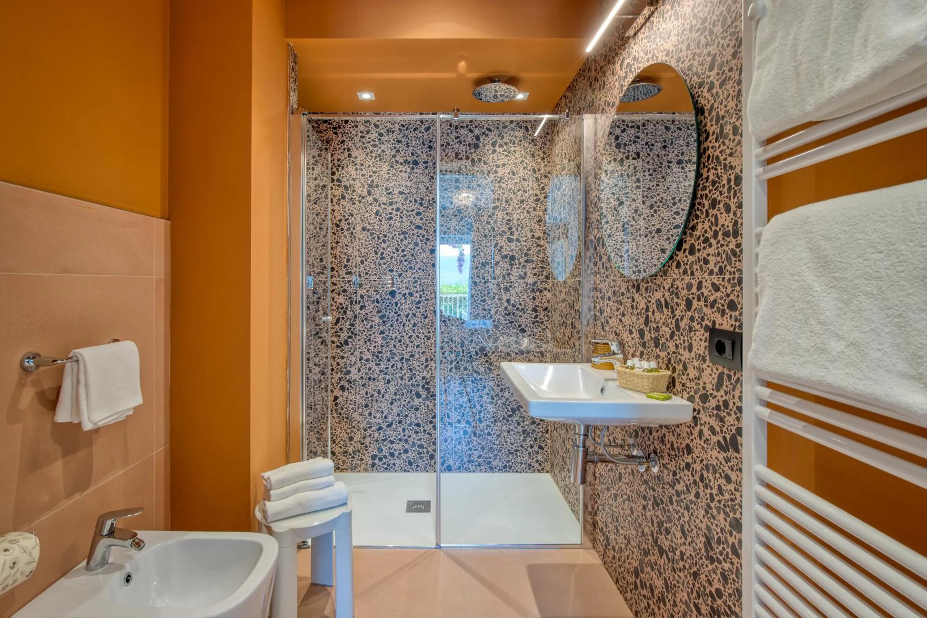 Shower in Hotel Villa Europa