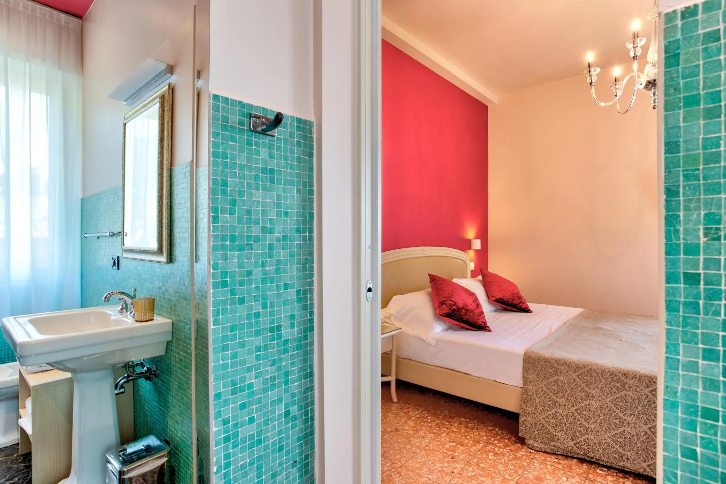 Shower in Hotel Villa Europa