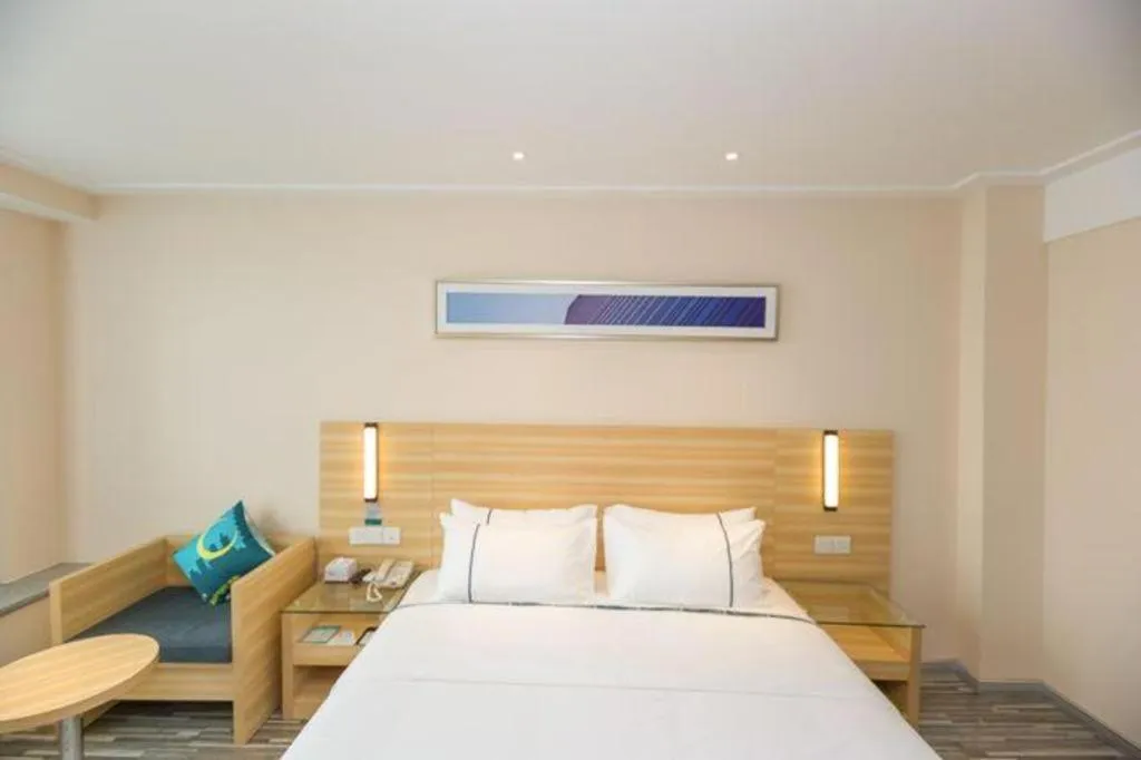 Bed in City Comfort Inn Chengdu Longquanyi District Beijing Road