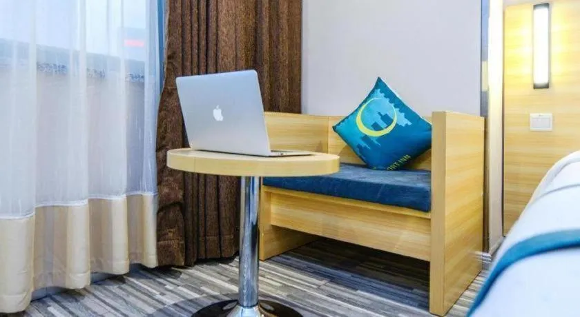 Bed in City Comfort Inn Chongqing Yangjiaping Pedestrian Street the MixC