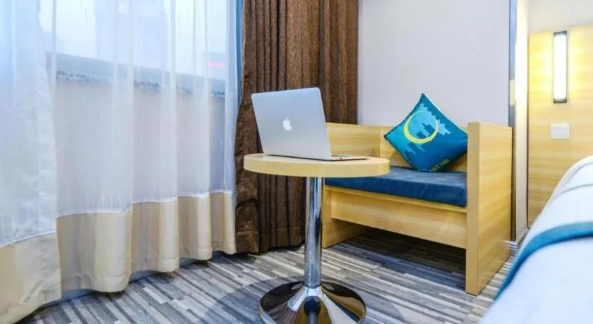 Bed in City Comfort Inn Chongqing Yangjiaping Pedestrian Street the MixC