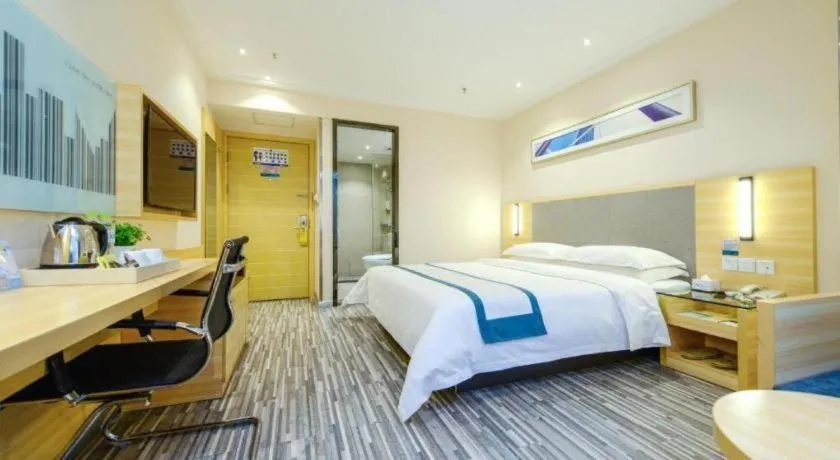 Bed in City Comfort Inn Chongqing Yangjiaping Pedestrian Street the MixC