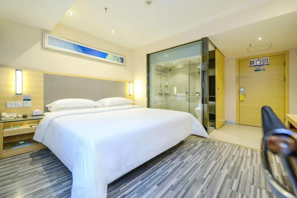 Bed in City Comfort Inn Chongqing Yangjiaping Pedestrian Street the MixC