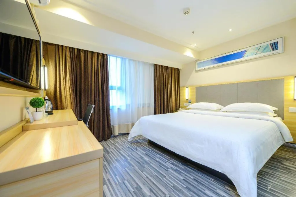 Bed in City Comfort Inn Chongqing Yangjiaping Pedestrian Street the MixC