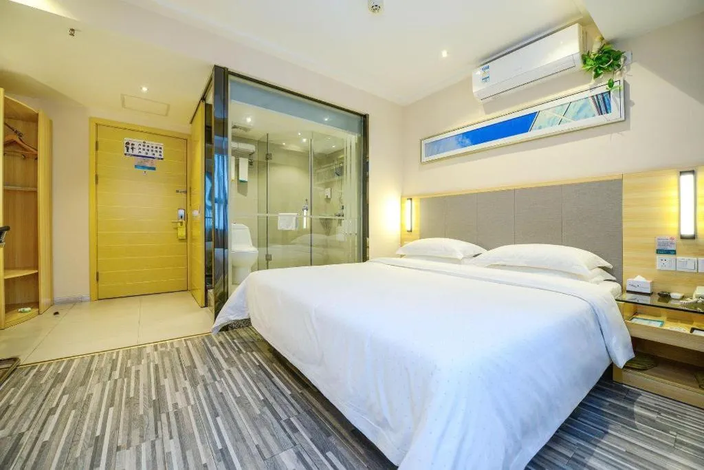 Bed in City Comfort Inn Chongqing Yangjiaping Pedestrian Street the MixC