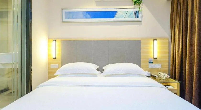 Bed in City Comfort Inn Chongqing Yangjiaping Pedestrian Street the MixC