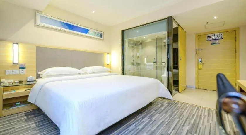 Bed in City Comfort Inn Chongqing Yangjiaping Pedestrian Street the MixC