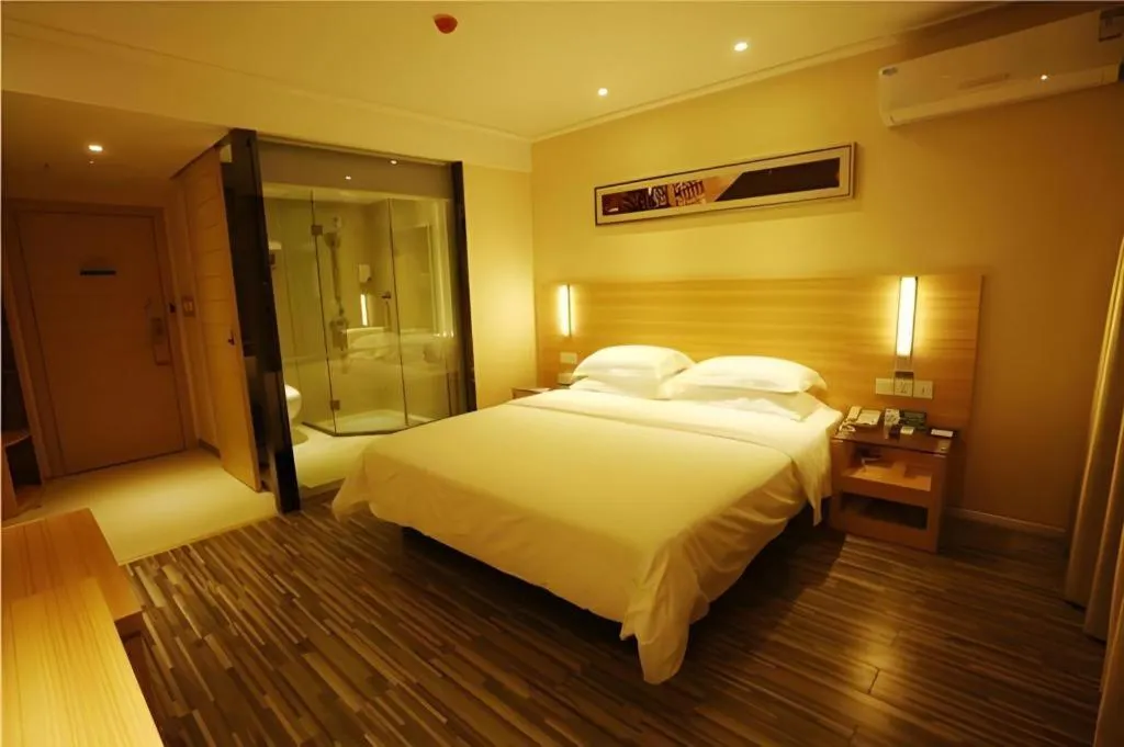 Bed in City Comfort Inn Hotel Zhangjiajie Railway Station Tianmen Mountain Cableway Station