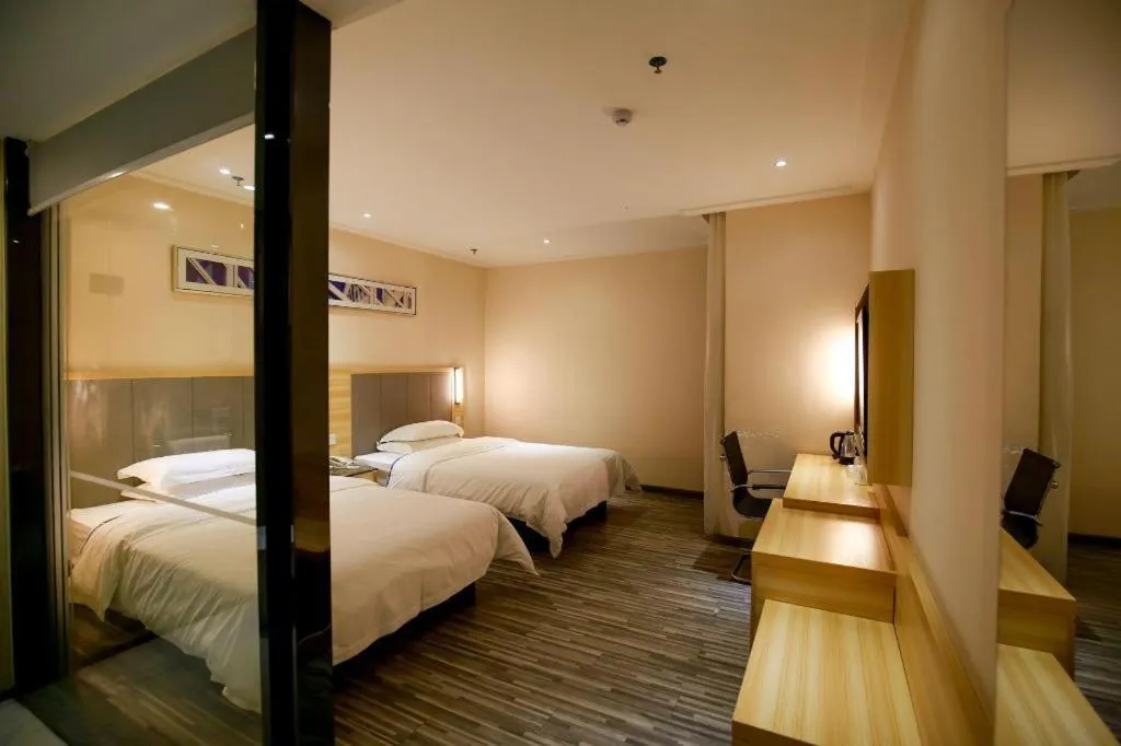 Bed in City Comfort Inn Hotel Zhangjiajie Railway Station Tianmen Mountain Cableway Station