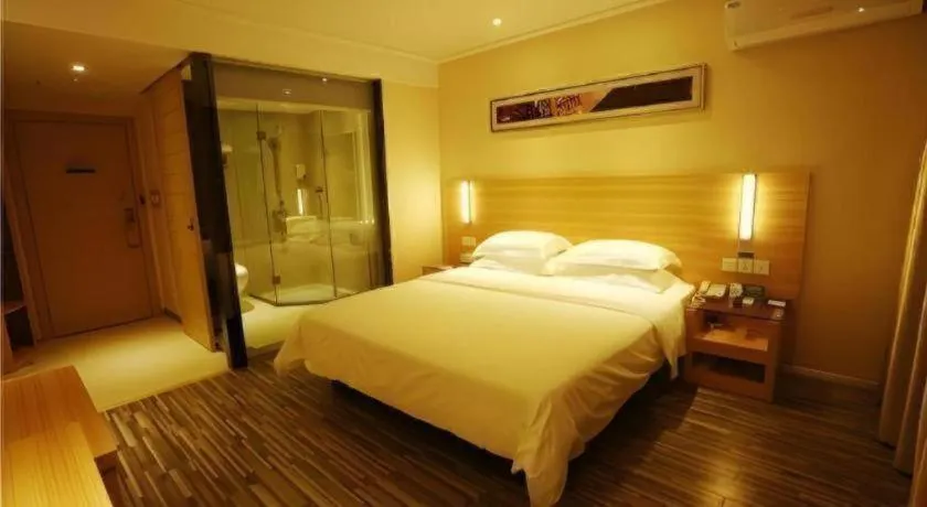 Bed in City Comfort Inn Hotel Zhangjiajie Railway Station Tianmen Mountain Cableway Station