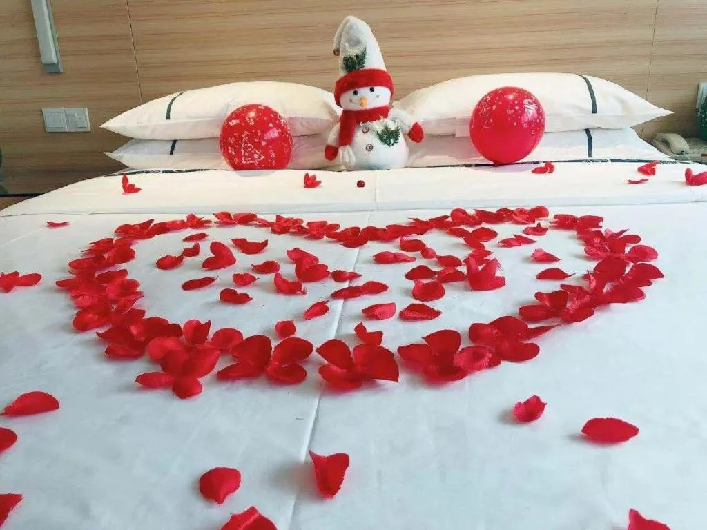 Bed in City Comfort Inn Chongqing Lianglukou Metro Station