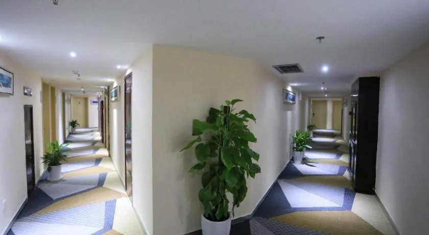 City Comfort Inn Chongqing Lianglukou Metro Station