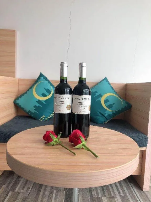 City Comfort Inn Chongqing Lianglukou Metro Station