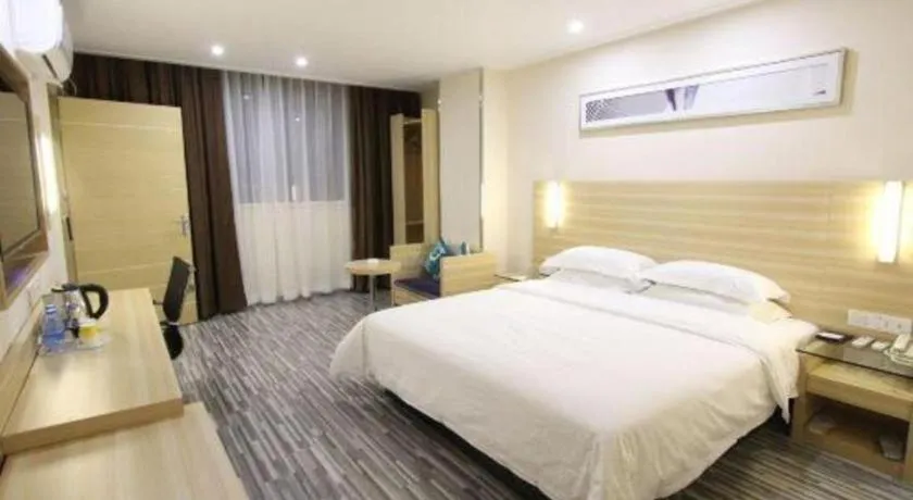 Bed in City Comfort Inn Yunfu Luoding Triumph Plaza