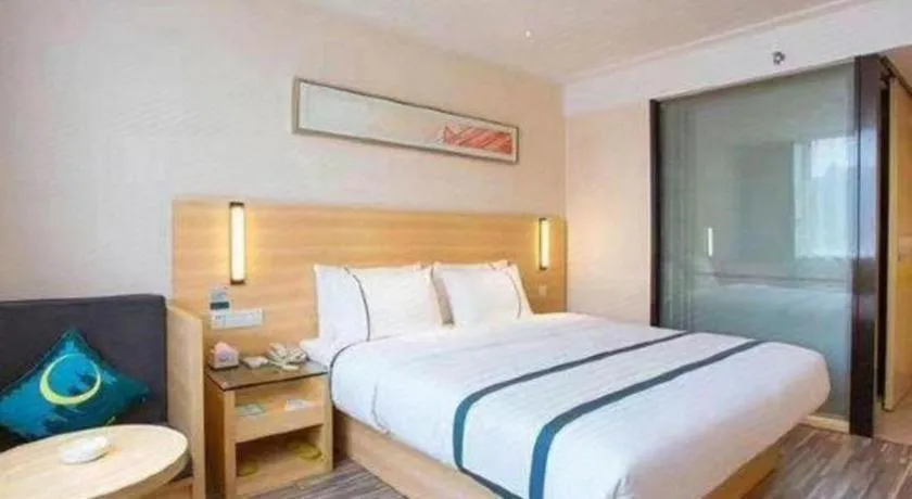 Bed in City Comfort Inn Yunfu Luoding Triumph Plaza