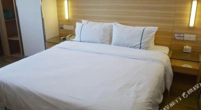 Bed in City Comfort Inn Yunfu Luoding Triumph Plaza