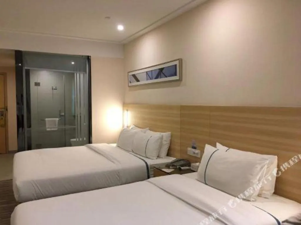 Bed in City Comfort Inn Yunfu Luoding Triumph Plaza