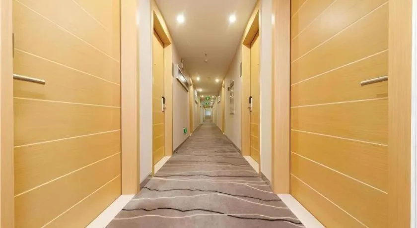 City Comfort Inn Yunfu Luoding Triumph Plaza