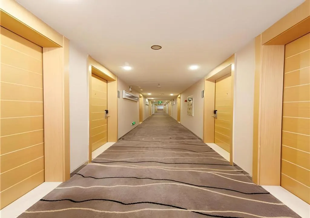 City Comfort Inn Yunfu Luoding Triumph Plaza