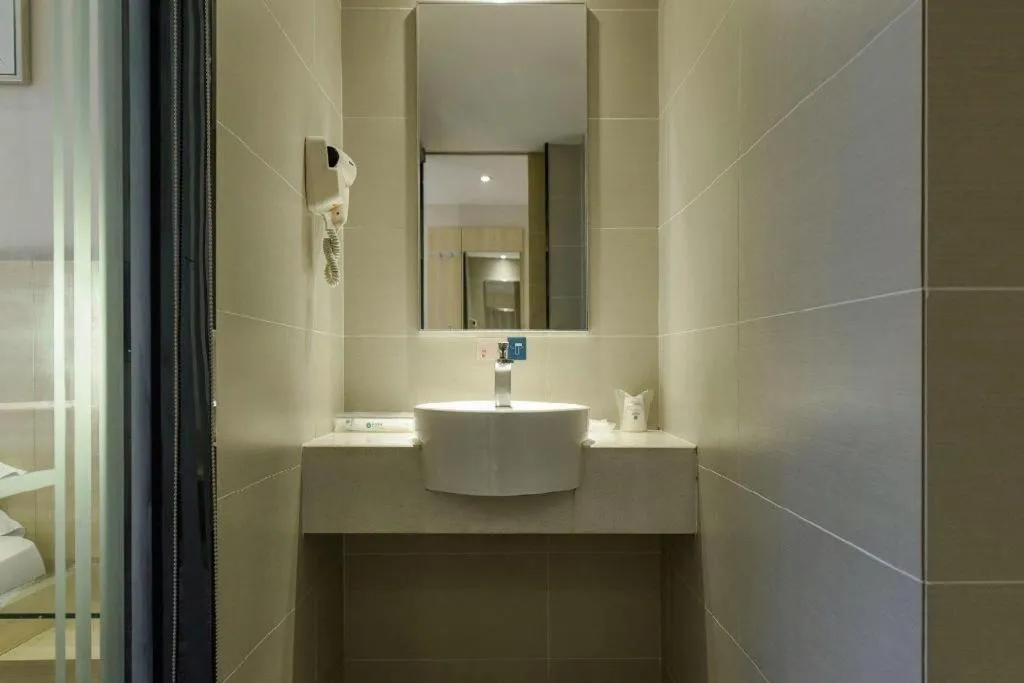 City Comfort Inn Hotel Guiyang Normal University Yangmingci Metro Station