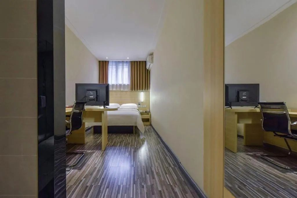 Bed in City Comfort Inn Hotel Guiyang Normal University Yangmingci Metro Station