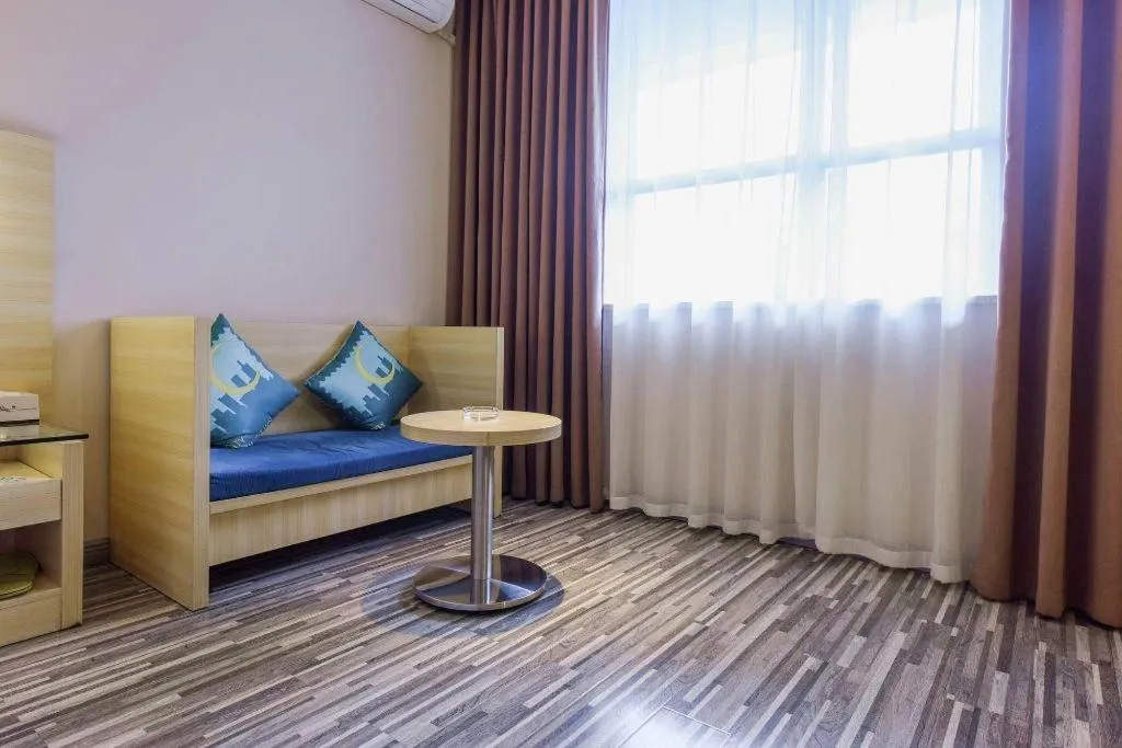 Bed in City Comfort Inn Hotel Guiyang Normal University Yangmingci Metro Station