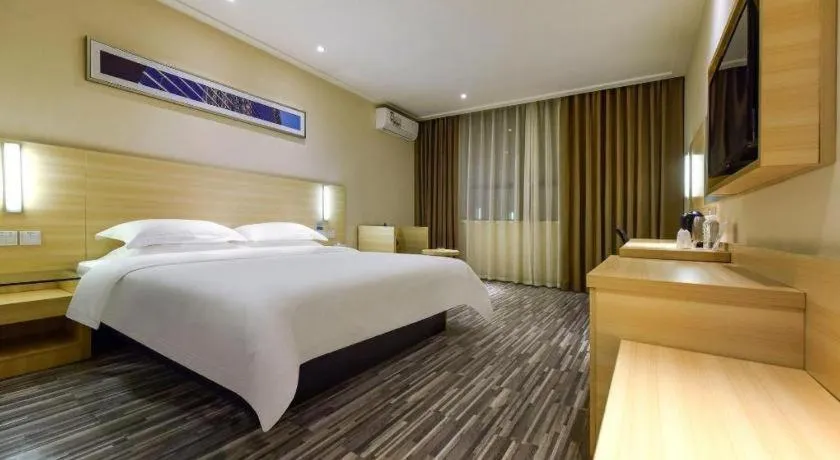 Bed in City Comfort Inn Hotel Guiyang Normal University Yangmingci Metro Station