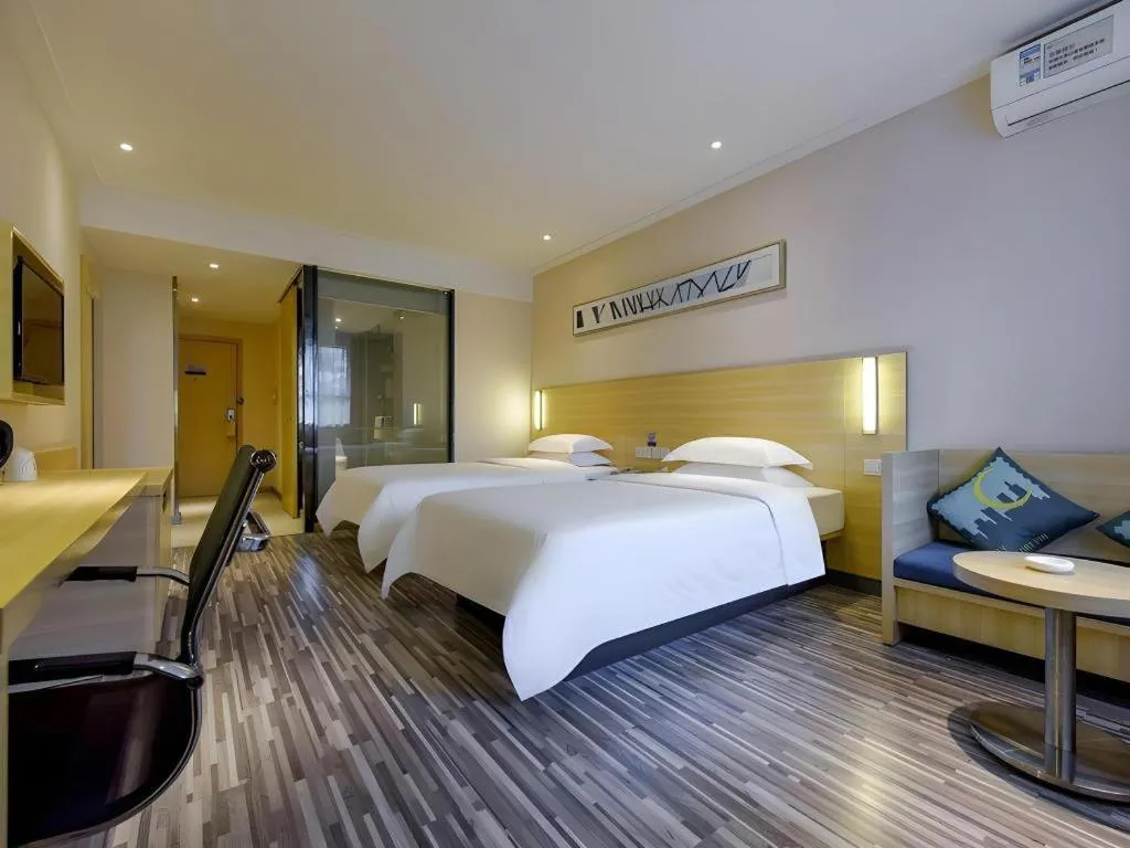 Bed in City Comfort Inn Hotel Guiyang Normal University Yangmingci Metro Station