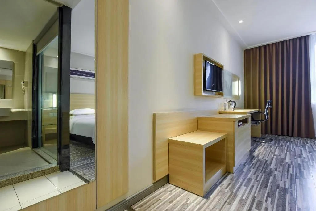 Bed in City Comfort Inn Hotel Guiyang Normal University Yangmingci Metro Station