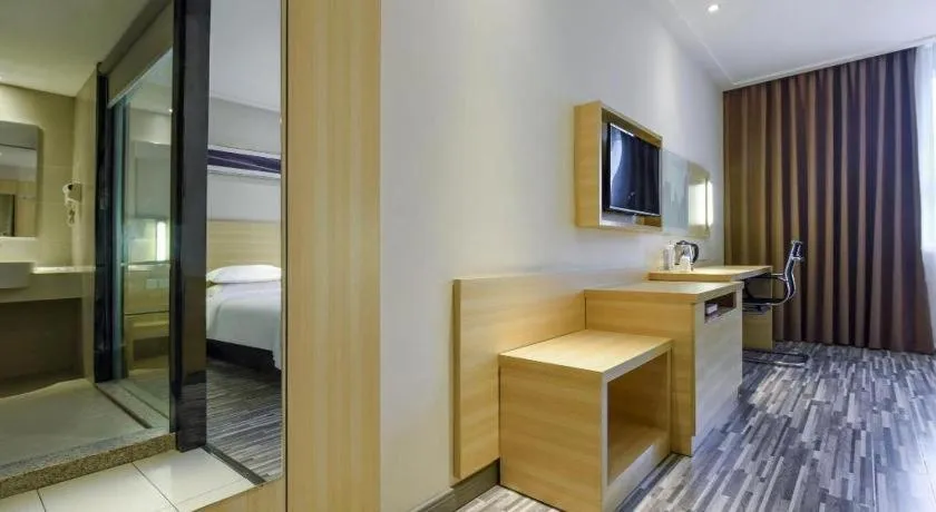 Bed in City Comfort Inn Hotel Guiyang Normal University Yangmingci Metro Station