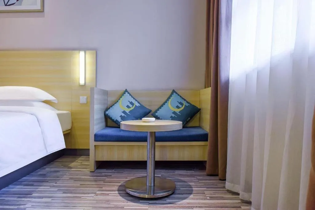 Bed in City Comfort Inn Hotel Guiyang Normal University Yangmingci Metro Station