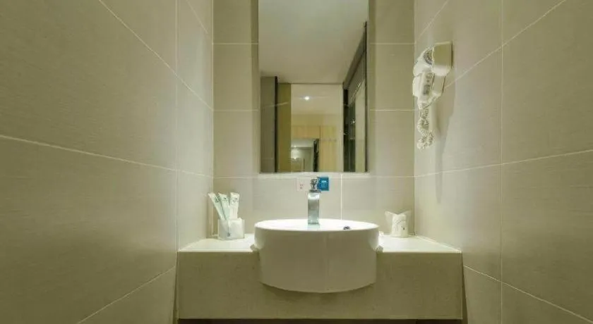 City Comfort Inn Hotel Guiyang Normal University Yangmingci Metro Station