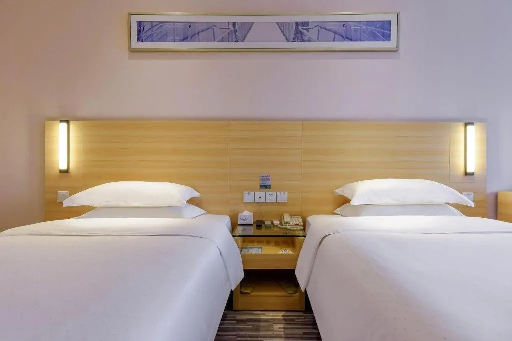 Bed in City Comfort Inn Hotel Guiyang Normal University Yangmingci Metro Station