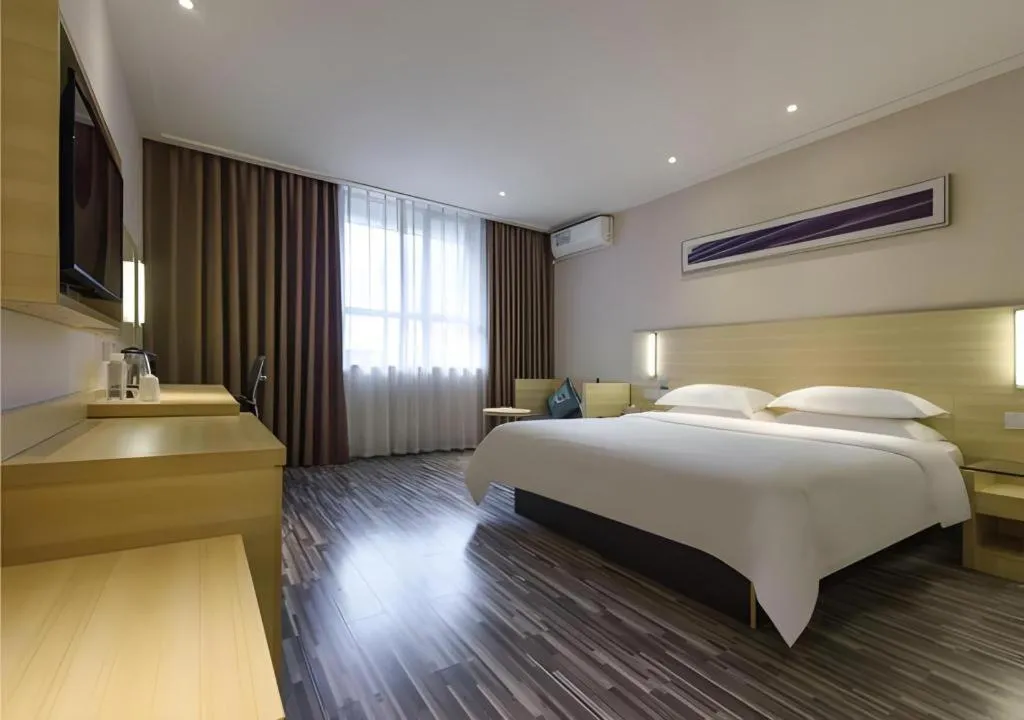 Bed in City Comfort Inn Hotel Guiyang Normal University Yangmingci Metro Station