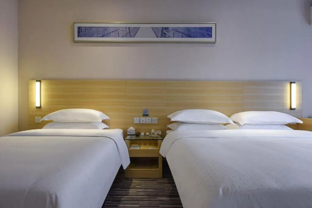 Bed in City Comfort Inn Hotel Guiyang Normal University Yangmingci Metro Station