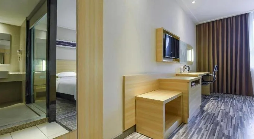 Bed in City Comfort Inn Hotel Guiyang Normal University Yangmingci Metro Station