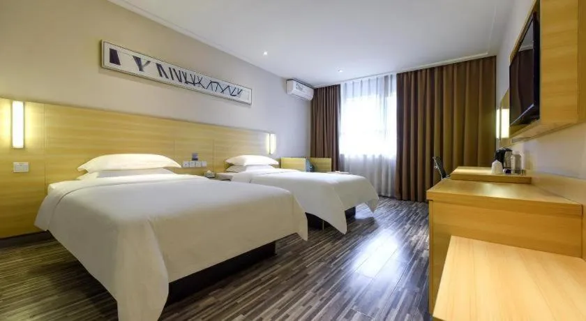 Bed in City Comfort Inn Hotel Guiyang Normal University Yangmingci Metro Station