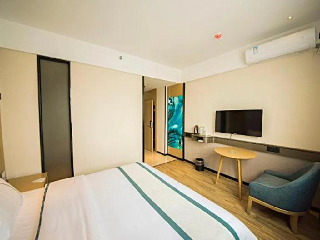 Bed in City Comfort Inn Hezhou Avenue