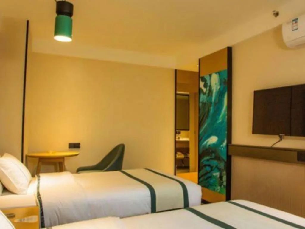 Bed in City Comfort Inn Hezhou Avenue