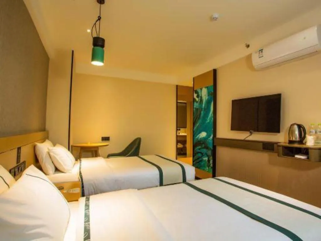 Bed in City Comfort Inn Hezhou Avenue