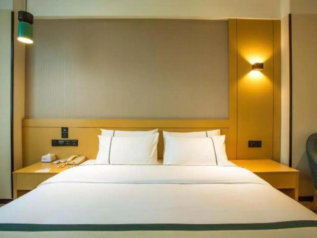 Bed in City Comfort Inn Hezhou Avenue