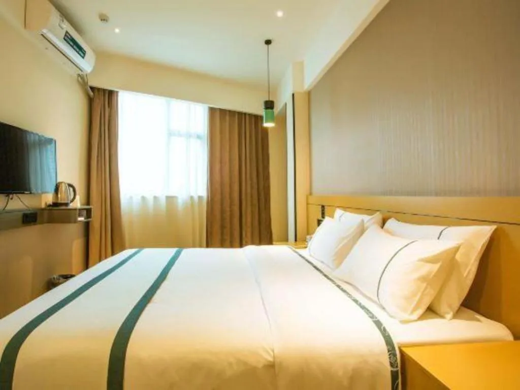 Bed in City Comfort Inn Hezhou Avenue