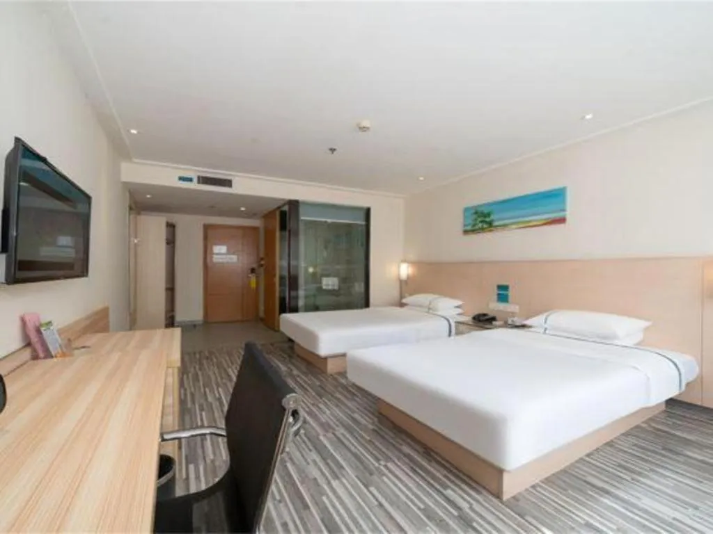 Bed in City Comfort Inn Maoming High Speed Railway Station Wenming Road