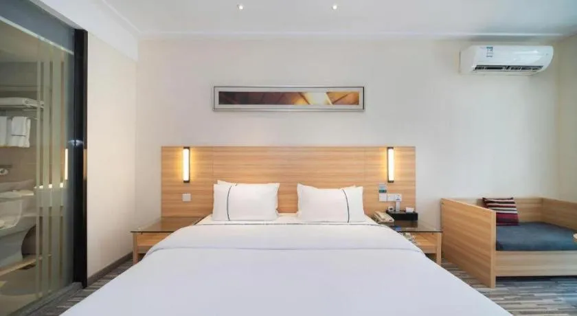 Bed in City Comfort Inn Wuhan Rui'an Street Metro Station