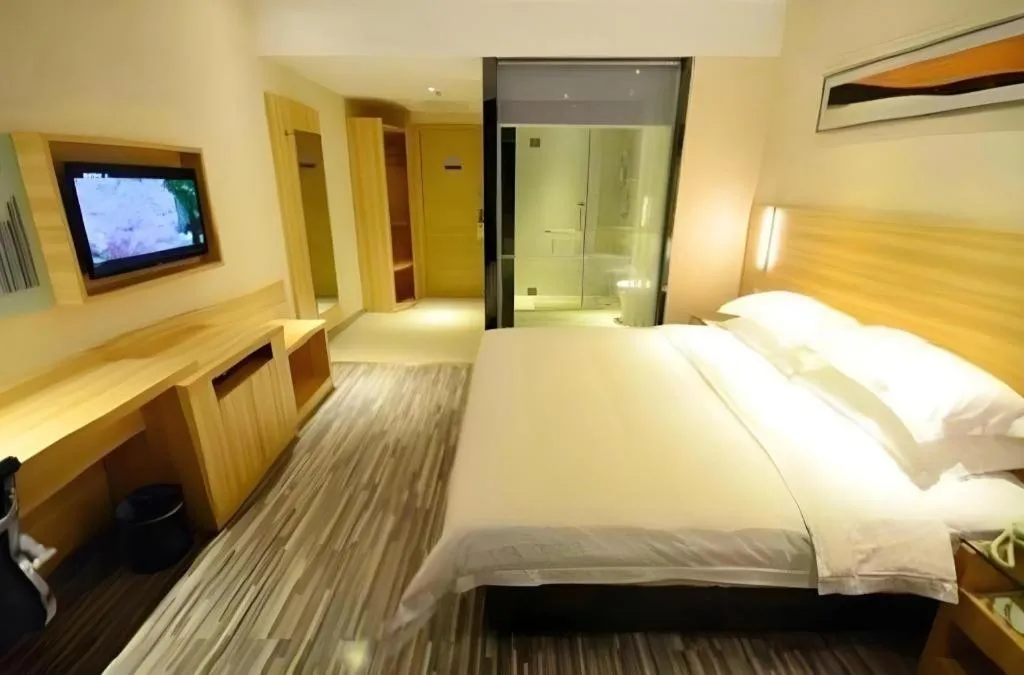 Bed in City Comfort Inn Wuhan Rui'an Street Metro Station