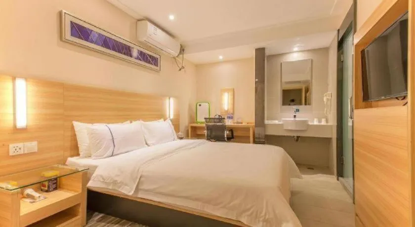 Bed in City Comfort Inn Wuhan Rui'an Street Metro Station