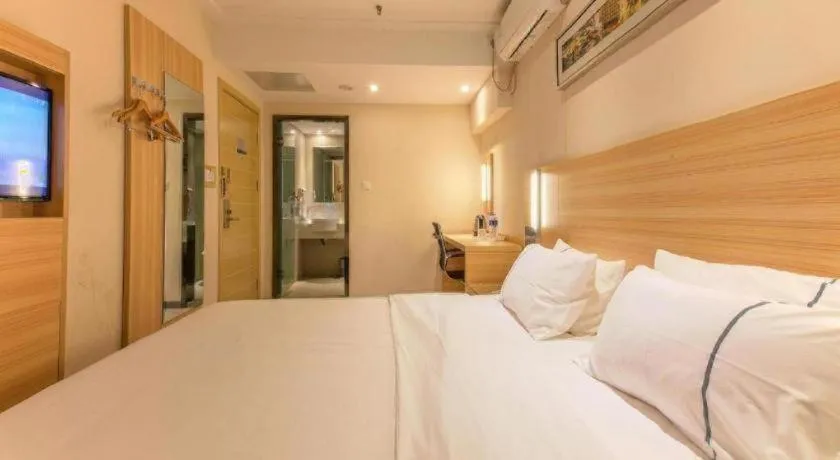 Bed in City Comfort Inn Wuhan Rui'an Street Metro Station