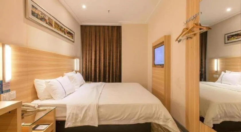 Bed in City Comfort Inn Wuhan Rui'an Street Metro Station