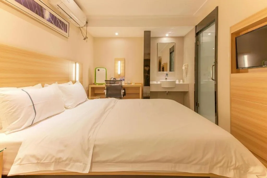 Bed in City Comfort Inn Wuhan Rui'an Street Metro Station